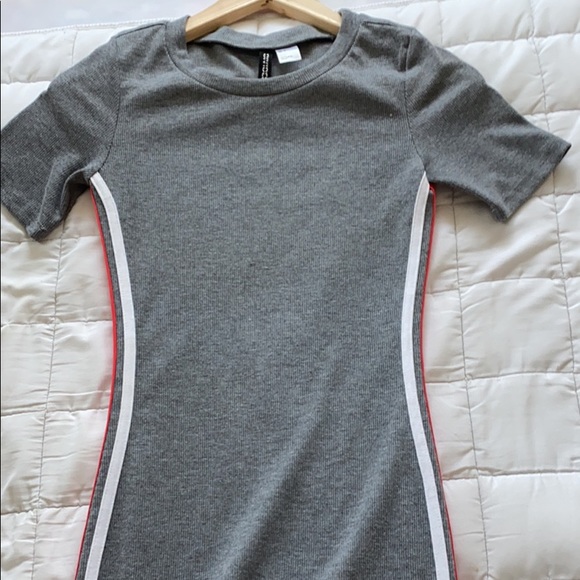 From H&M size small - Picture 1 of 2